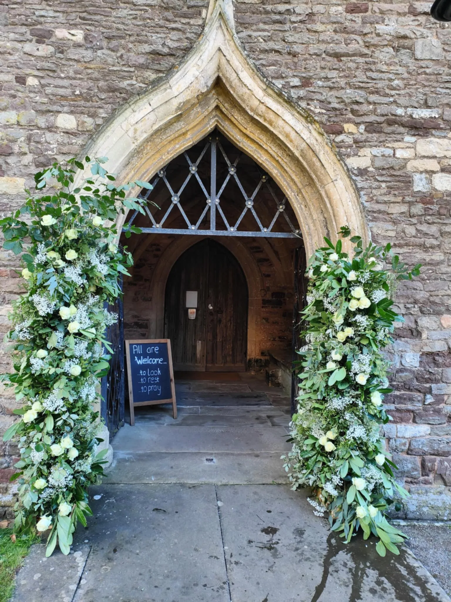 Wedding arch flowers