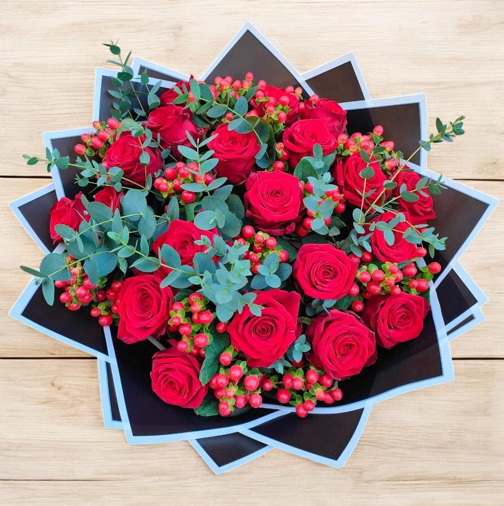 Red Rose And Hypericum Photoroom — Edith Wilmot, Bristol