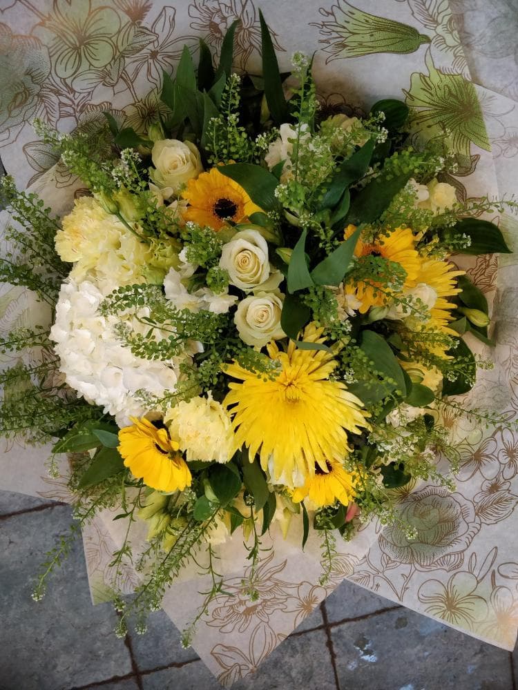 White And Yellow Bouquet — Edith Wilmot, Bristol