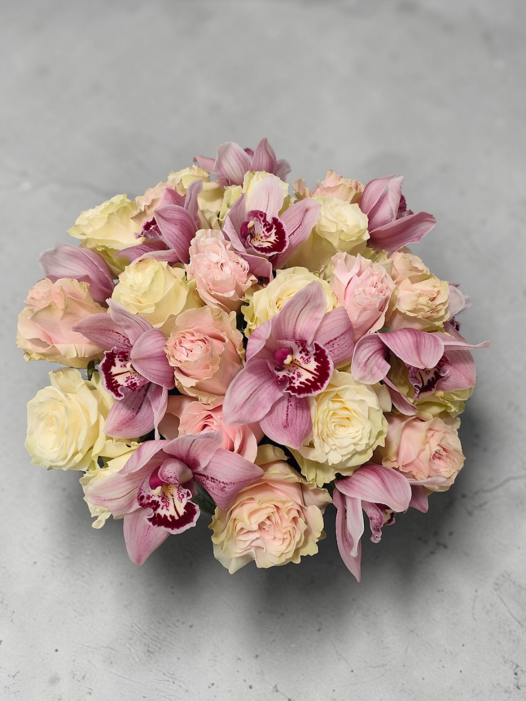 Blush Elegance – Luxury Hand Tied in Glass Bowl