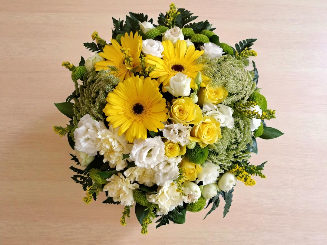 Yellow & White Posy