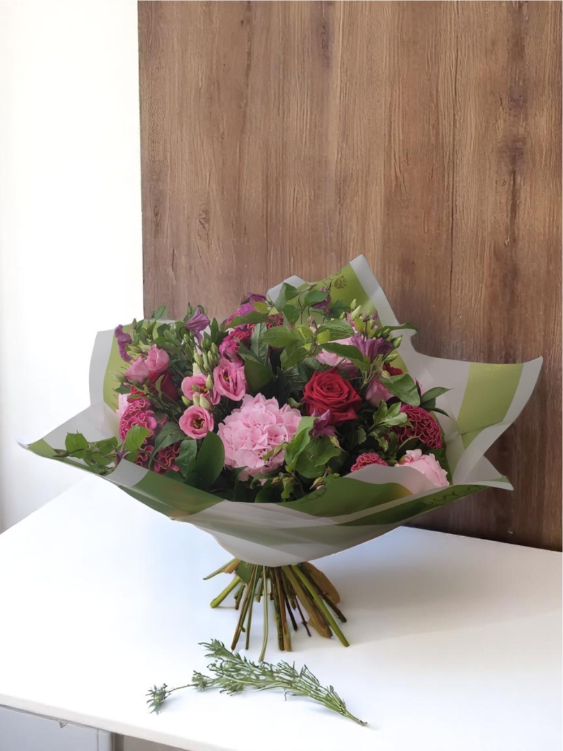 Showstopper – The Ultimate Pink and Purple Bouquet