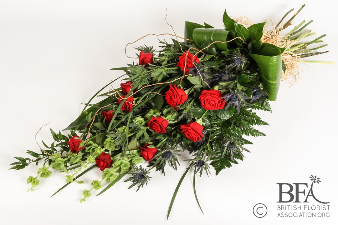 Classic rose funeral sheaf (12 roses)