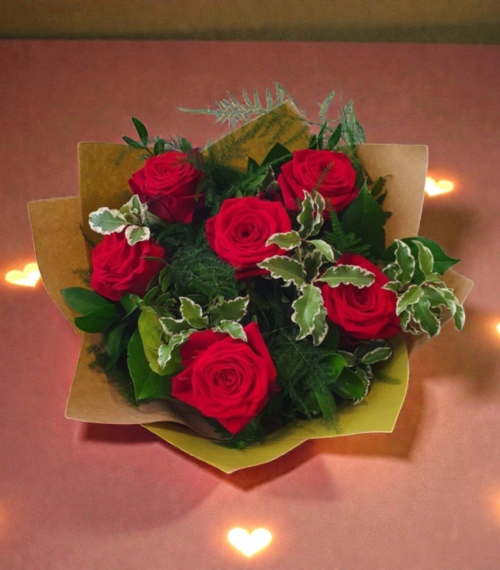 Valentine’s Six – 6 Red Roses