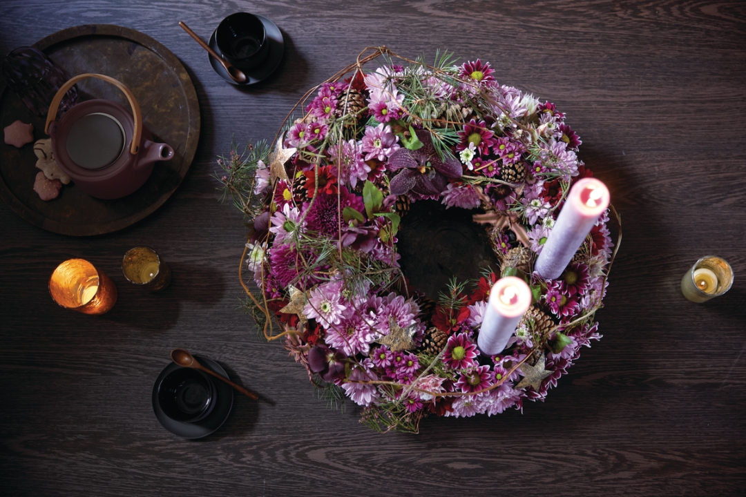 Blushing Candle Wreath