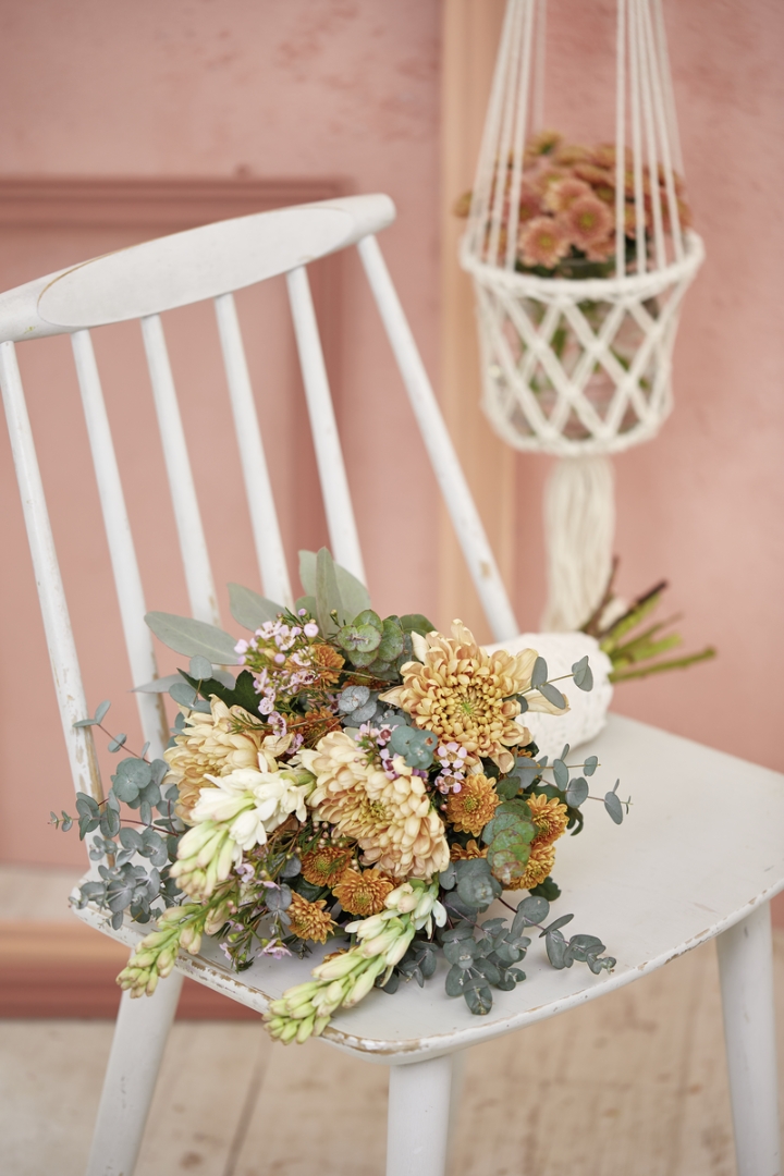 Bridal bouquet with brown tones of Chrysanthemum