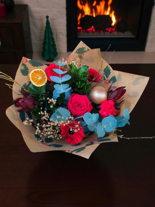 Ruby Winter Hand Tie