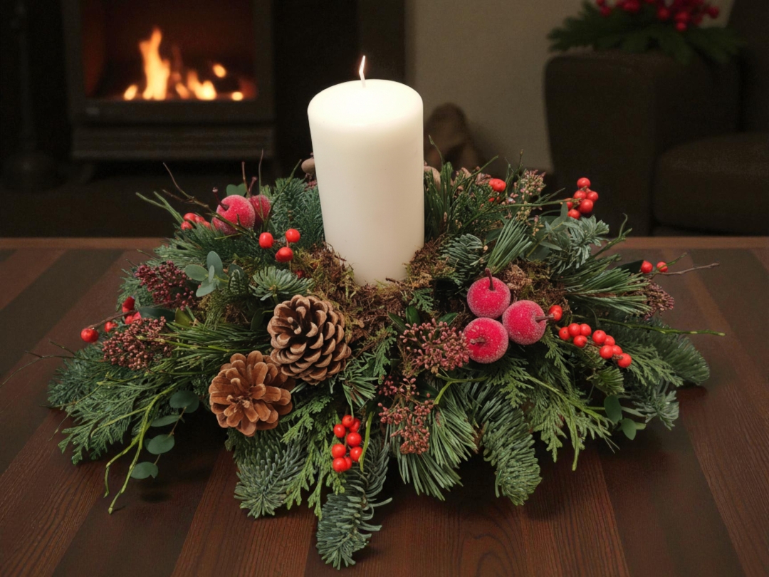Candlelit Christmas Centrepiece