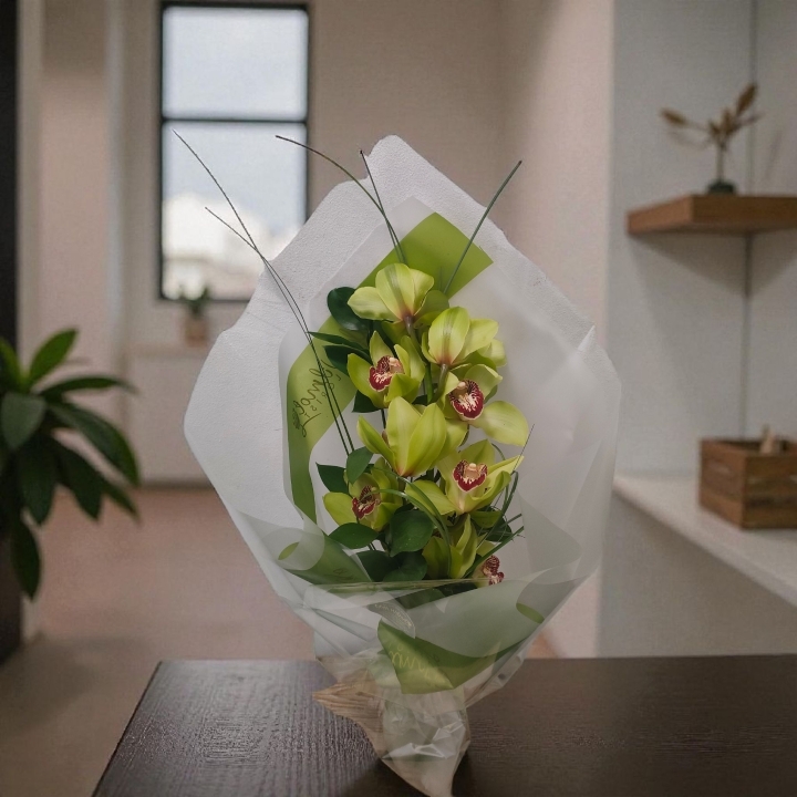 Refined Elegance – Green Cymbidium Orchid Gift Wrap