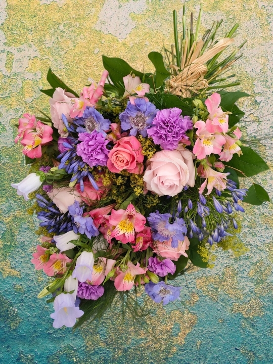 Vibrant Scented Sheaf