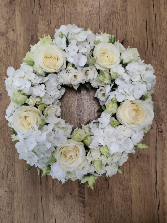 Opulent White Wreath
