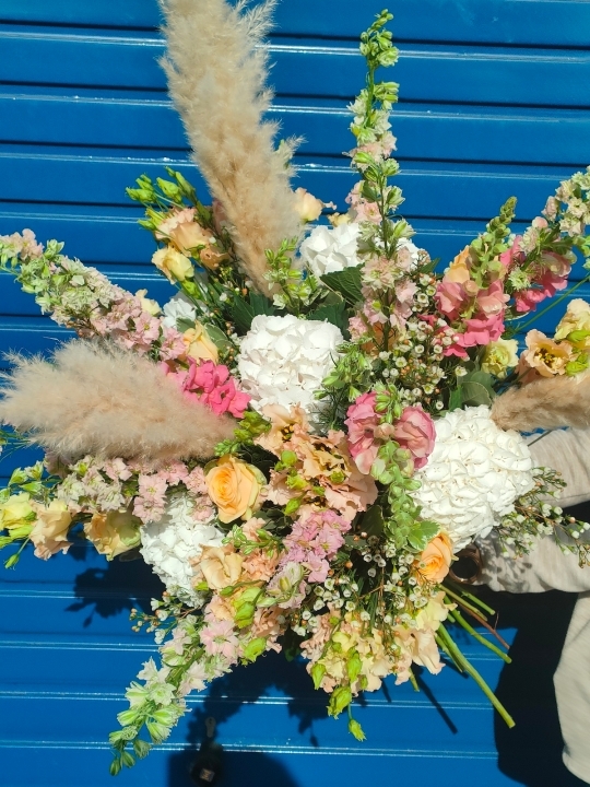 Summer Fields – Pastel Flowers with Pampas Grass