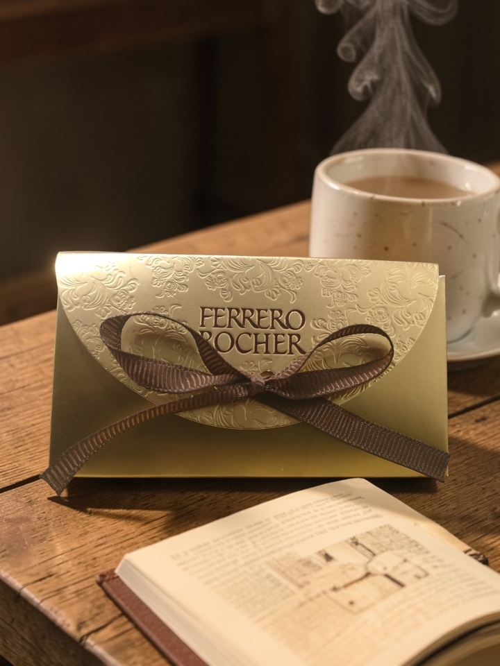 Golden Indulgence – Ferrero Rocher Gift Box (2 Pieces)