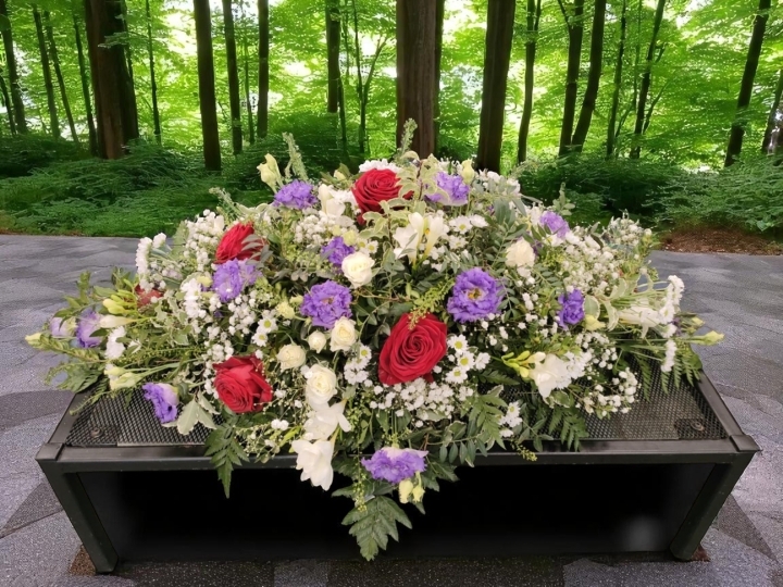 Red, white and blue coffin spray