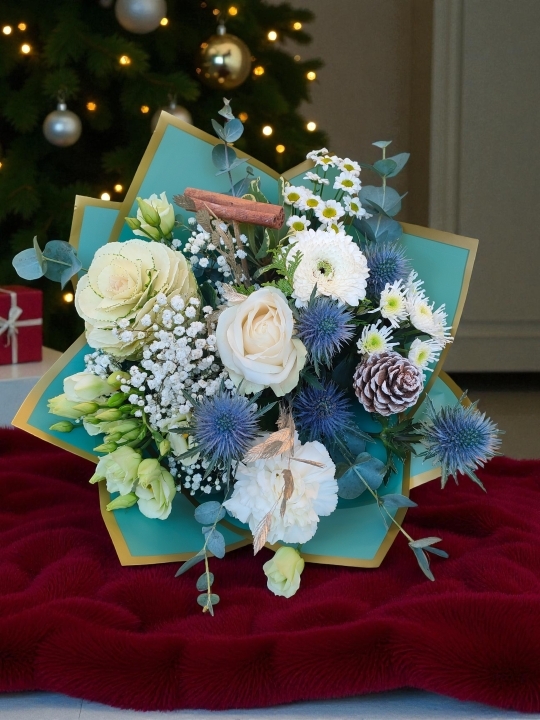 Snowdrop Christmas Hand Tie