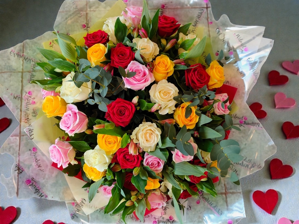 Valentine’s Rainbow Romance – 40 Rose Selection