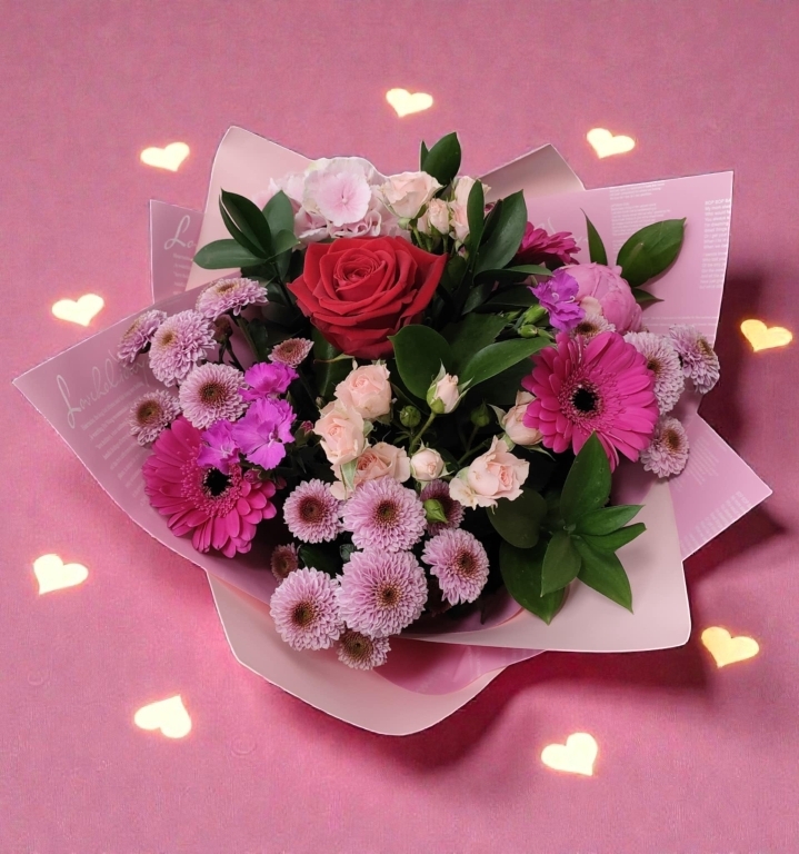 Valentine’s Sweet Romance – Pink & Red Flower Selection
